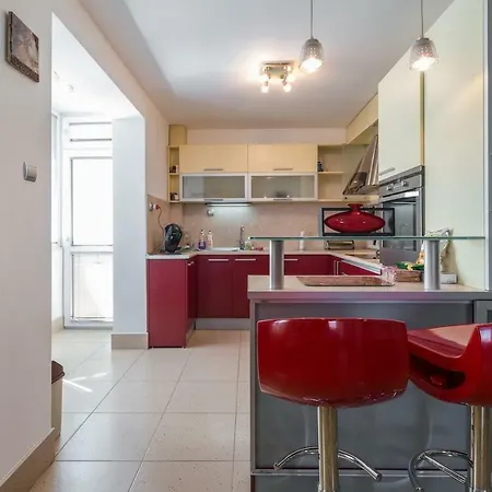 ~shapes Of Colors~ Central 2-bedroom Apt Plovdiv